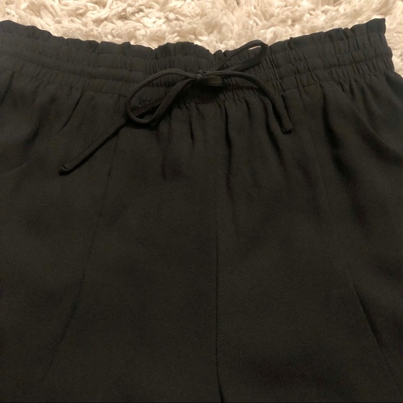 High waist chiffon shorts with pockets - Picture 2 of 3